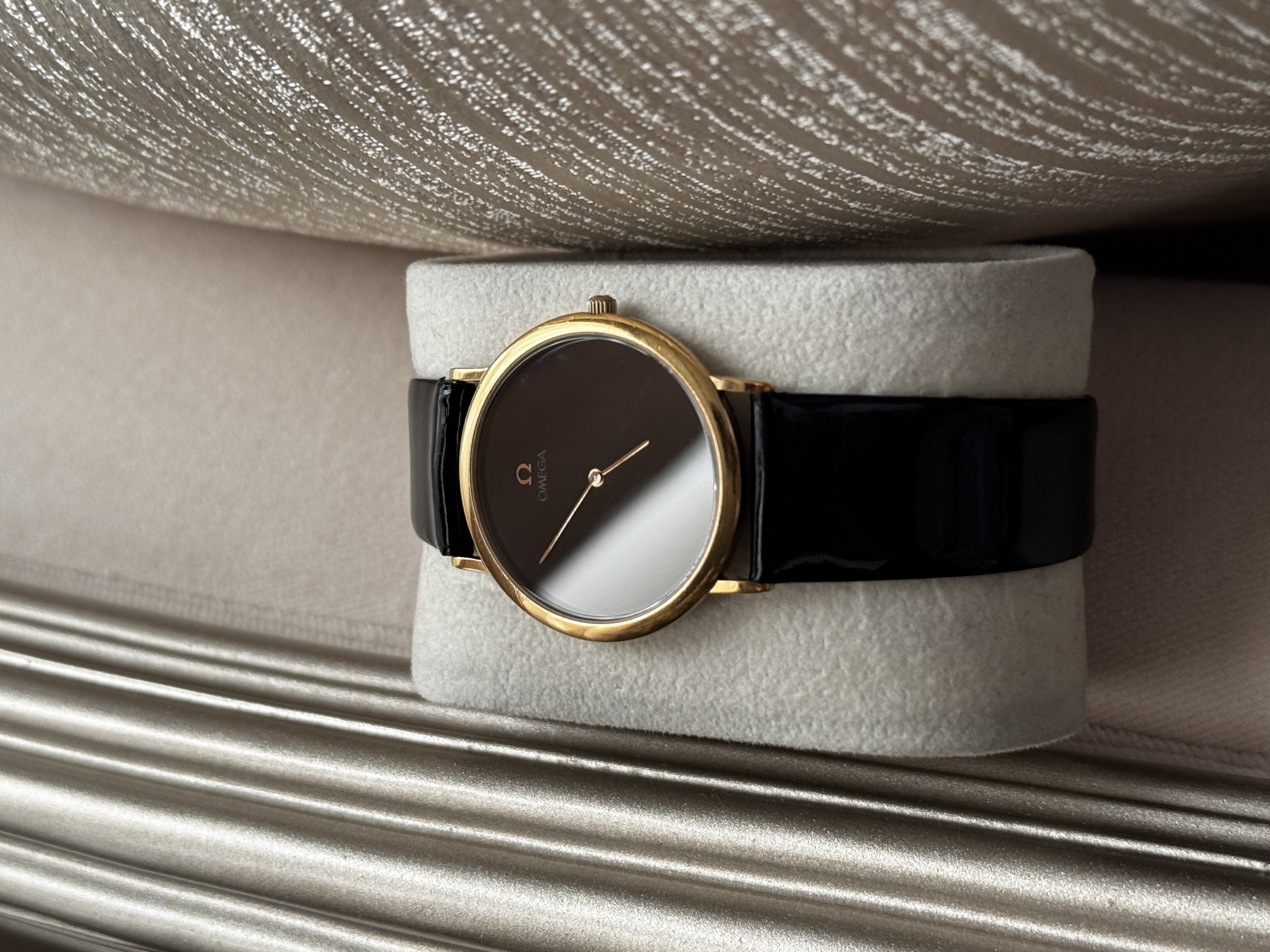 Omega de ville بيـمرڤ 